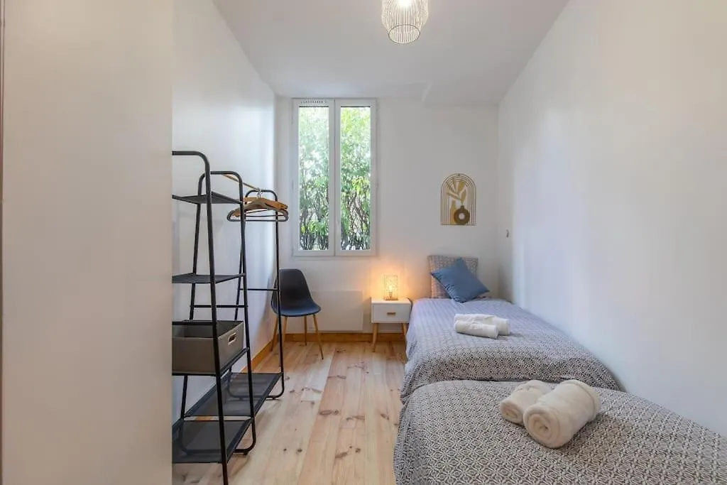 Appart Cosy Retro Voyage Avec Veranda & Piano Bagneres-de-Bigorre Apartment